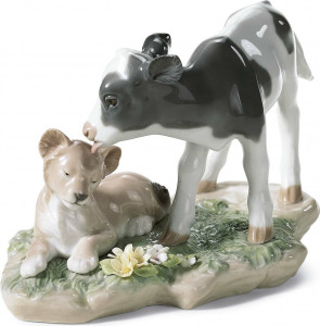 10669141 LLADRO Фигурка Lladro "Теленок и львенок" 11х13см Фарфор