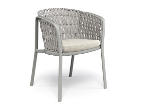 Алюминиевый стул и плоский плетеный Канат