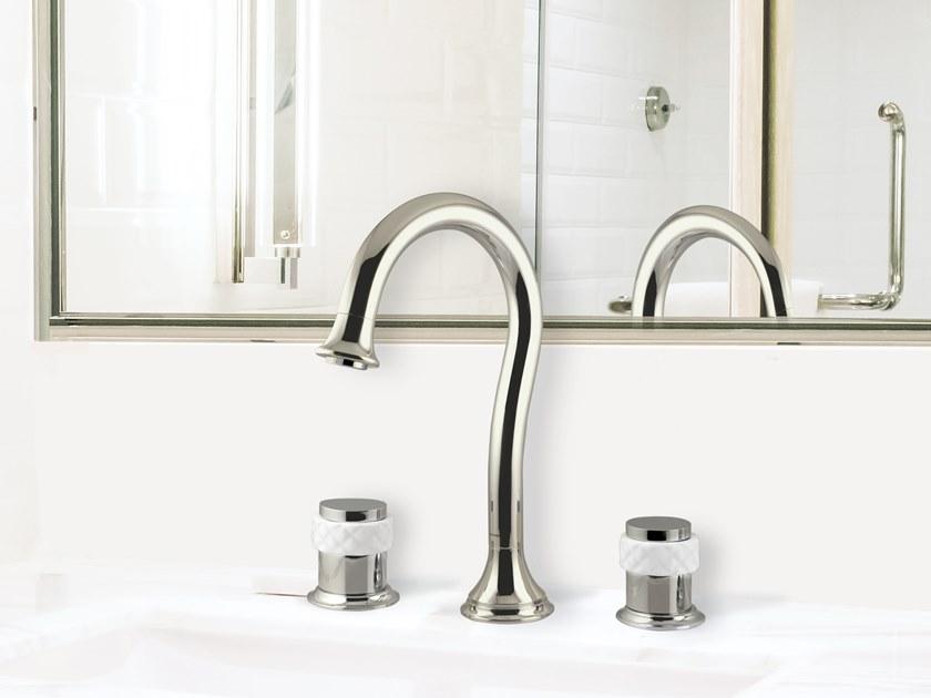 Bronces Mestre Смеситель для раковины на 3 отверстия Coquette 065501.000.50 - Вид №1