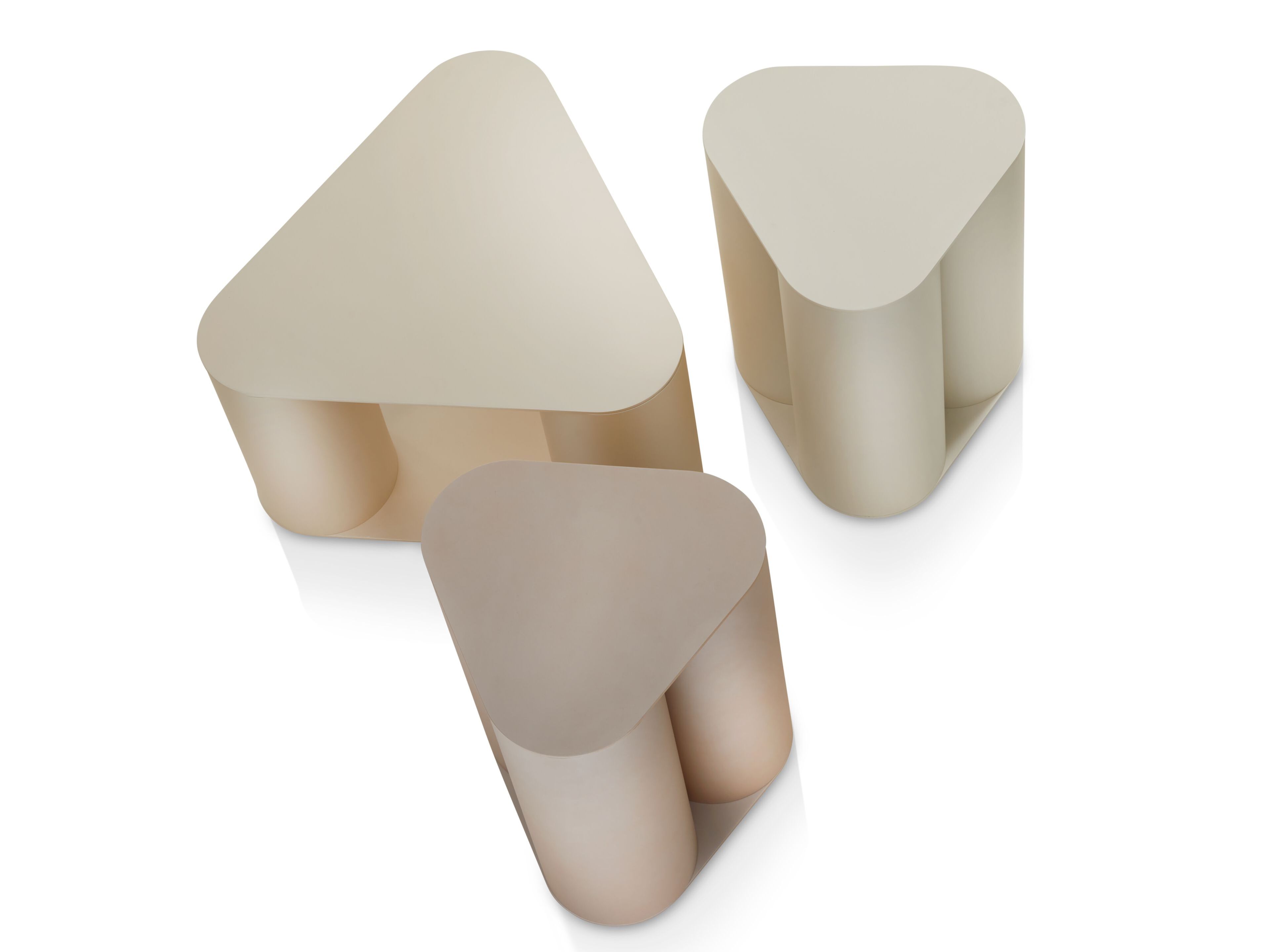 Металлический треугольный журнальный столик Saba Italia TRES ARCH-00078888