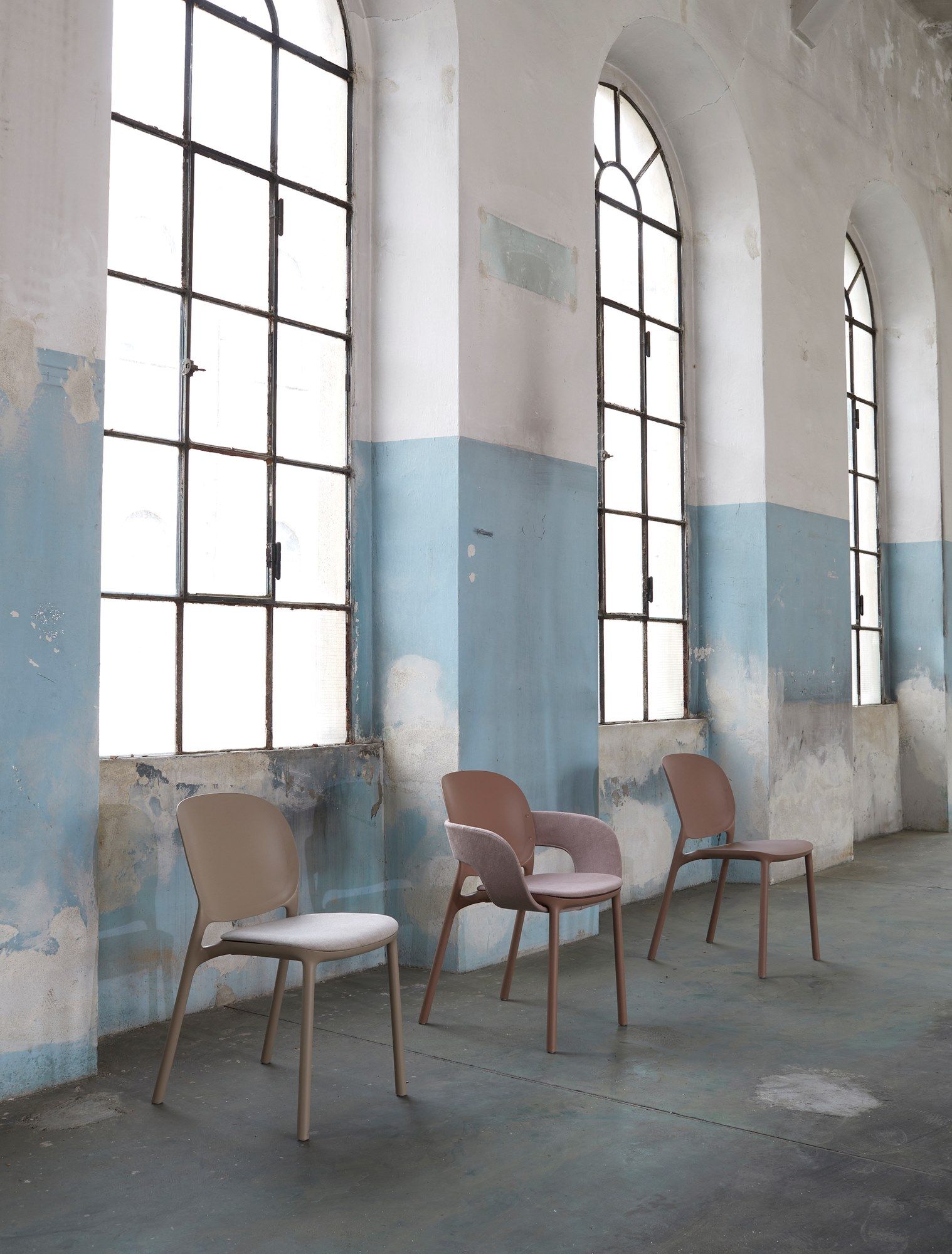 Тканевый стул с подлокотниками и встроенной подушкой S-CAB Hug ARCH-00072922 - Вид №7