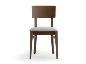 Стул из бука с мягким сиденьем