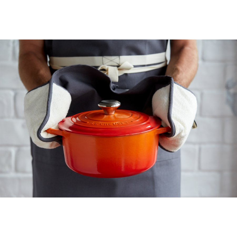 Кастрюля чугунная Le Creuset, Ø26 см, оранжевая 21177260902430 - Вид №1