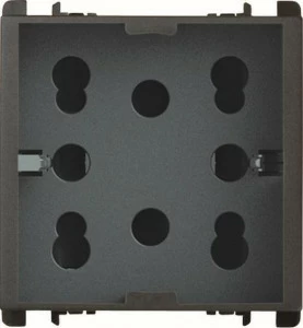 Simon Urmet Несколько электрических розеток