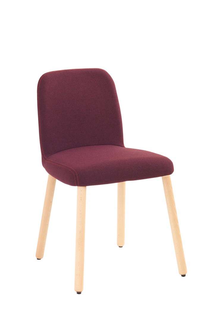 Myra 656 Кресло с четырьмя ножками, деревянным каркасом и тканевой обивкой. Выпускается из пенопласта с впрыском политуретана в соответствии с правилами пожарной безопасности Великобритании. Et al. Myra