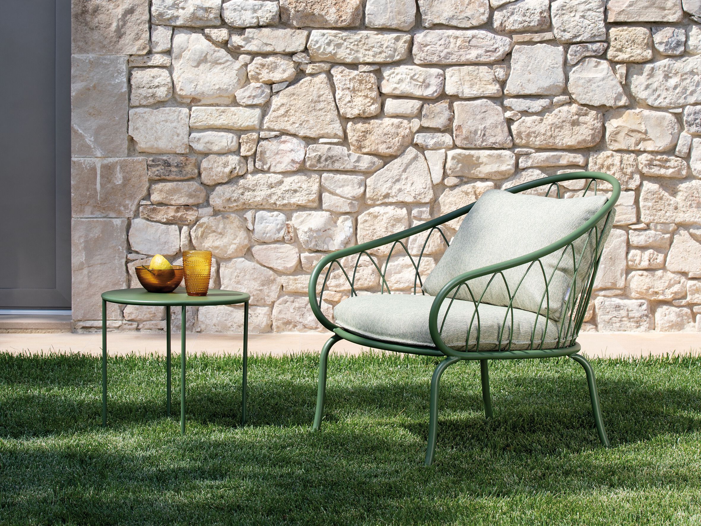 Металлический садовый стул с подлокотниками Vermobil Флора ARCH-00017974 - Вид №1