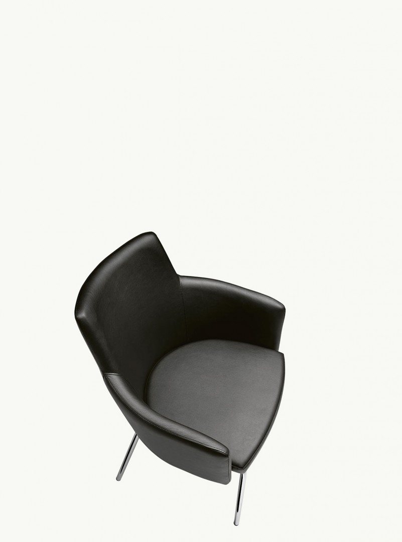 Marka 566 Кресло со стальным каркасом на 4 ножках. Сиденье и спинка мягкие. Et al. Marka - Вид №2