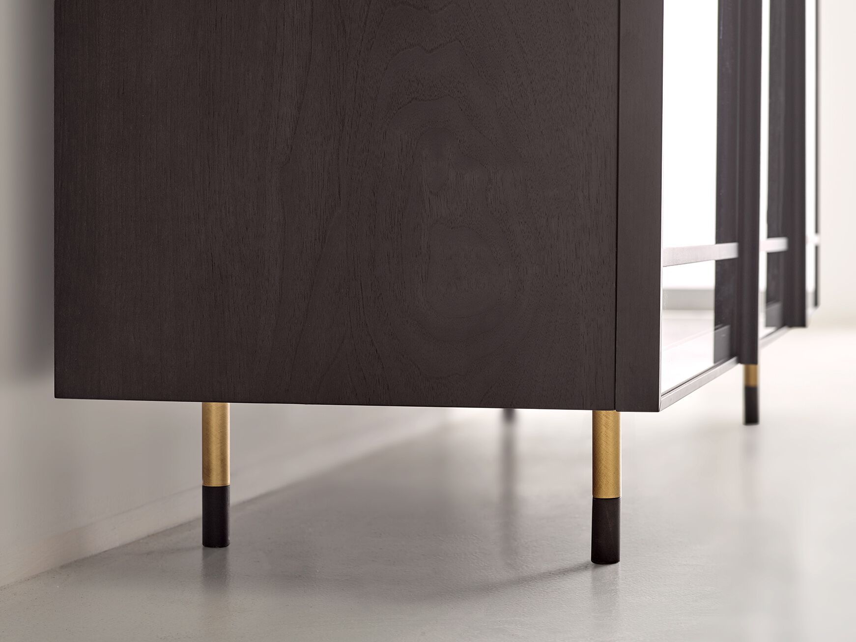 Витрина из грецкого ореха Modesign Йорк ARCH-00117819 - Вид №4