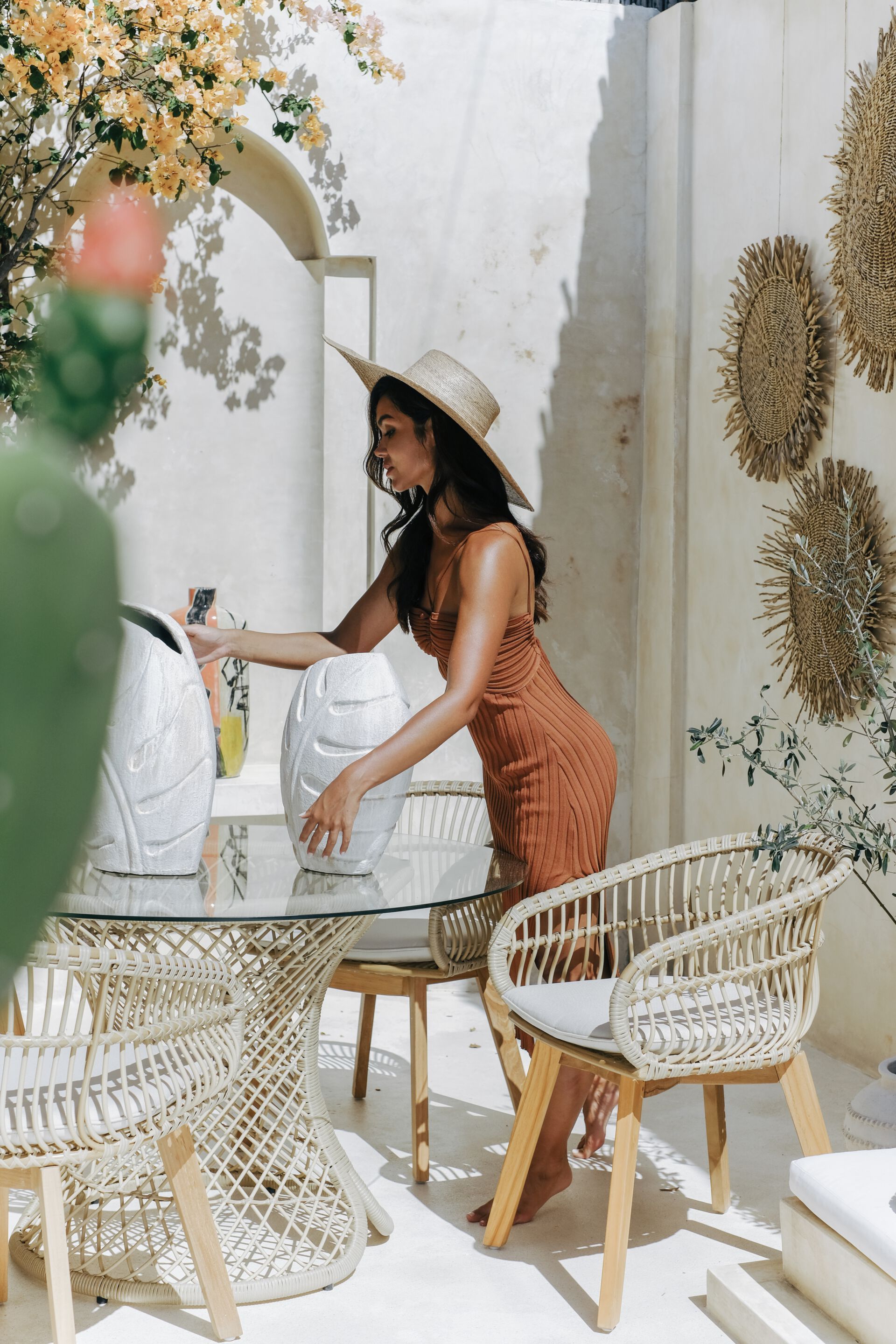 Стеклянный круглый садовый стол cbdesign Swan ARCH-00052434 - Вид №1