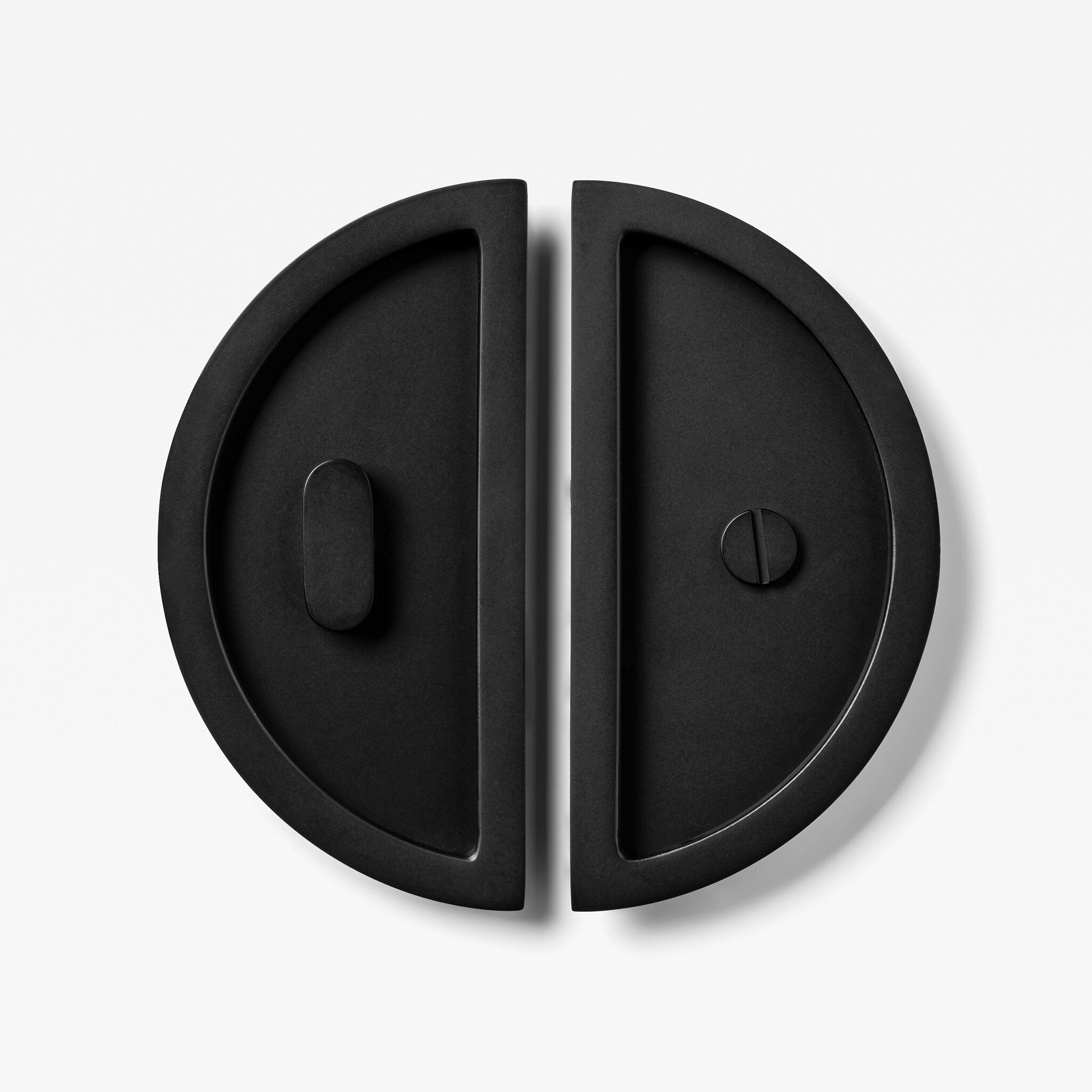 Латунная утопленная ручка Lo & Co Interiors Flush Pull ARCH-00132340 - Вид №3