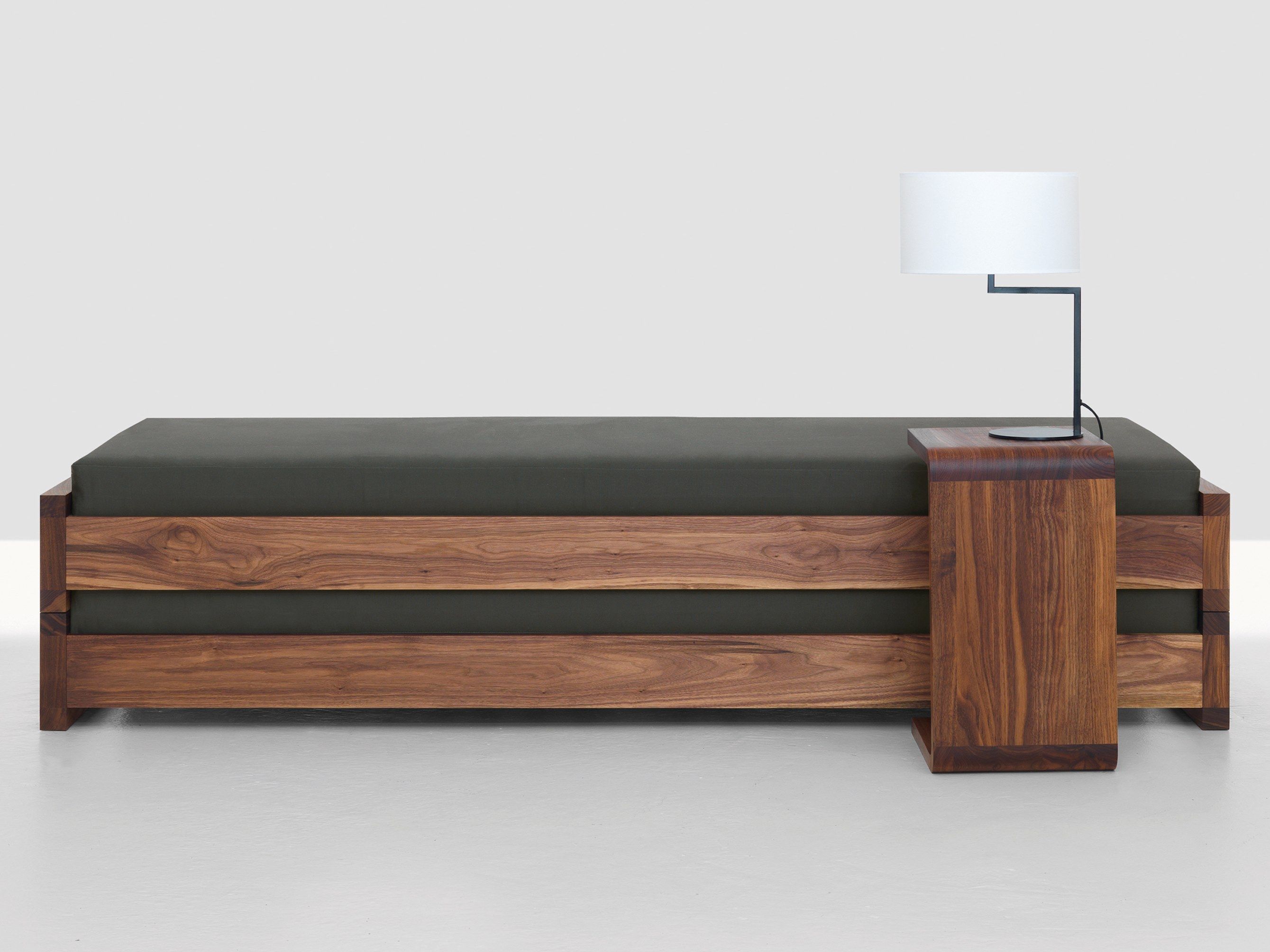 Деревянный журнальный столик ZEITRAUM WAITER & WAITRESS ARCH-00055562