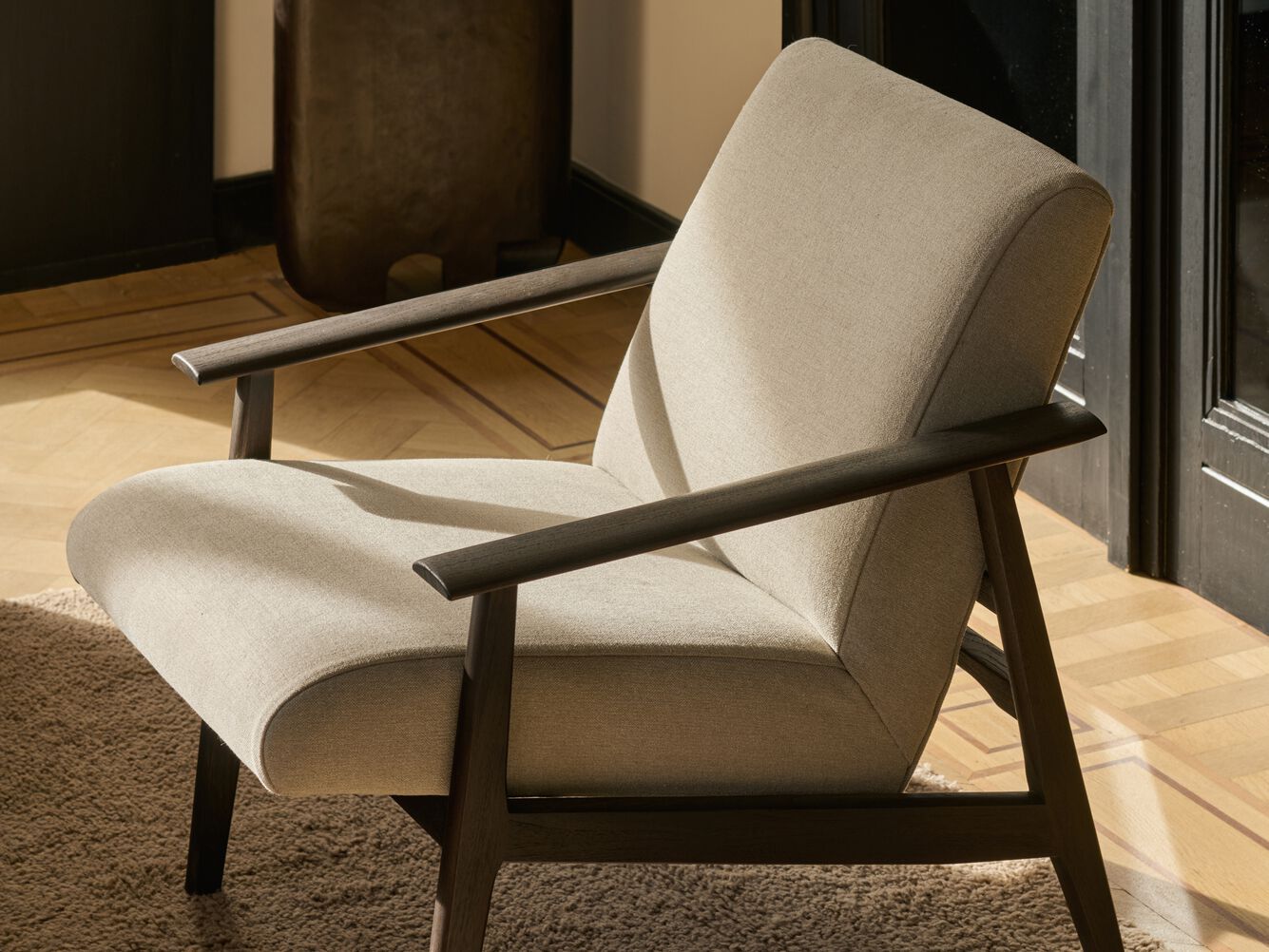 Тканевое кресло с подлокотниками Ethnicraft ASPEKT ARCH-00012283 - Вид №3