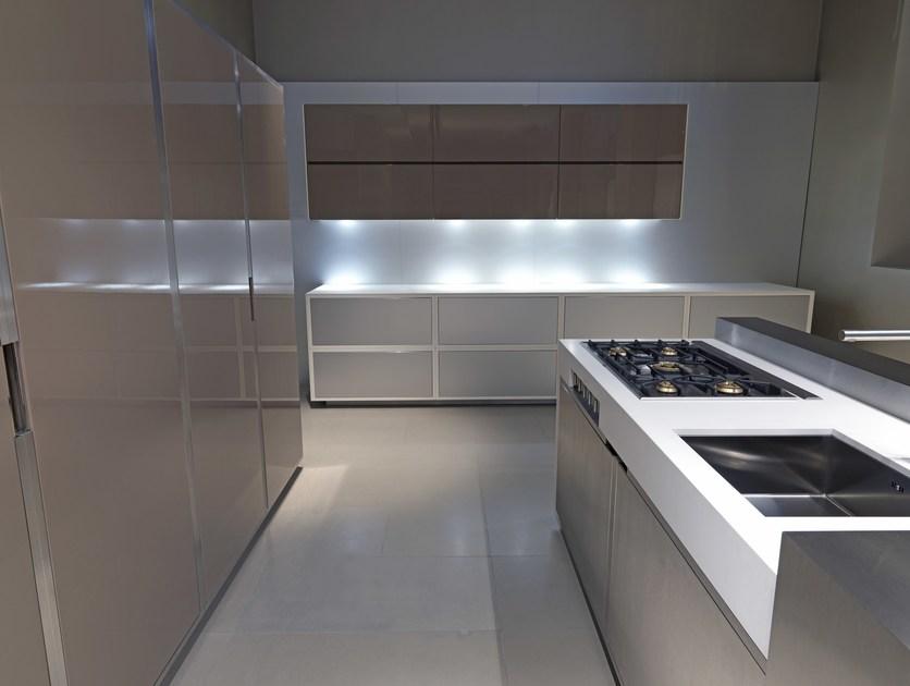 Strato Cucine Кухня с глянцевым лакированным островком серо-голубого цвета 20.10 sun-id-1414102 - Вид №3