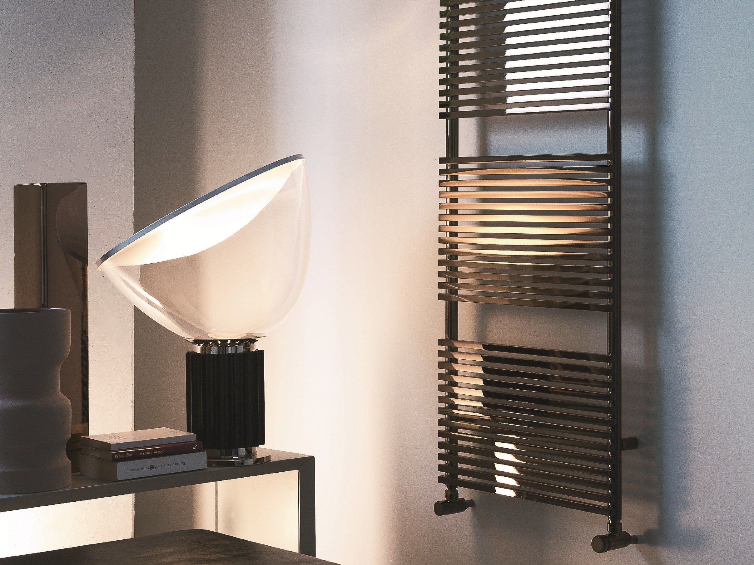 Настенный стальной вертикальный полотенцесушитель Tubes основы ARCH-00094814 - Вид №3