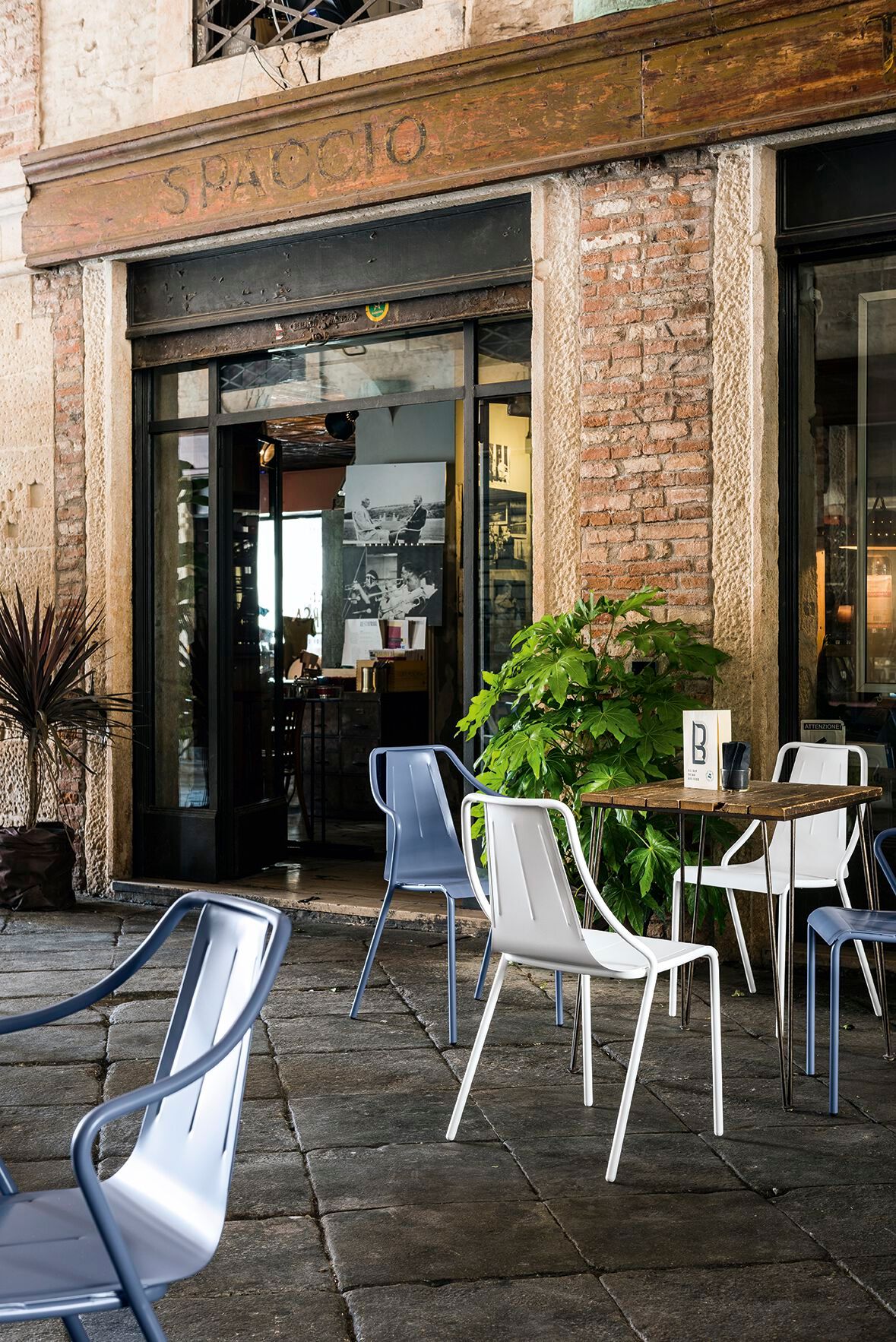 Штабелируемый стул с подлокотниками Midj ARCH-00044521 - Вид №3