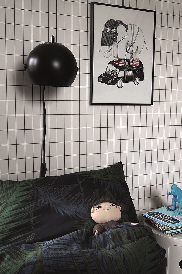 43546505001 Лампа настенная ball с подвесом, D18 см, черная матовая, черный шнур Frandsen  - Вид №2