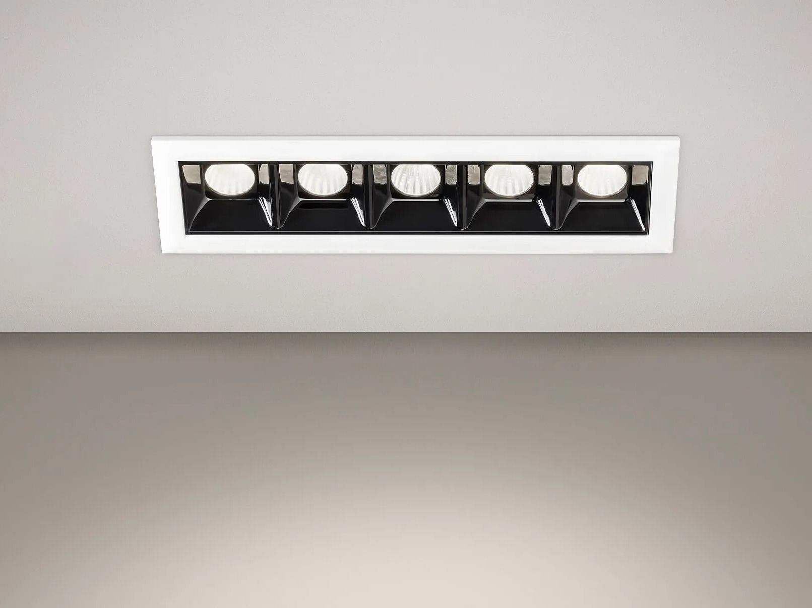 Заливка формы алюминия утопленный Сид множественный прожектор Panzeri RALLY TRIM ARCH-00090110