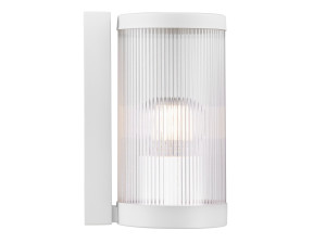 Пластиковый и алюминиевый наружный настенный светильник