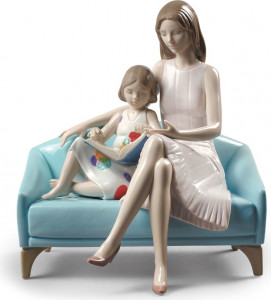 10669118 LLADRO Фигурка Lladro "Почитаем?" 21х23см Фарфор