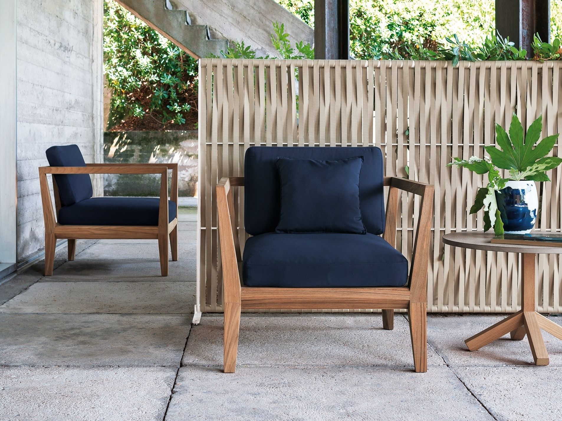 Садовое кресло из тикового дерева с подлокотниками RODA Teka ARCH-00051714