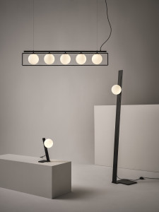 Окрашенный металлический торшер