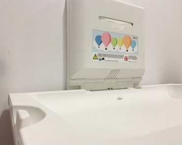 CP0016HCSB-I Горизонтальное пеленальное кресло из полипропилена и нержавеющей стали матового черного цвета с ионизатором mediclinics  - Вид №4