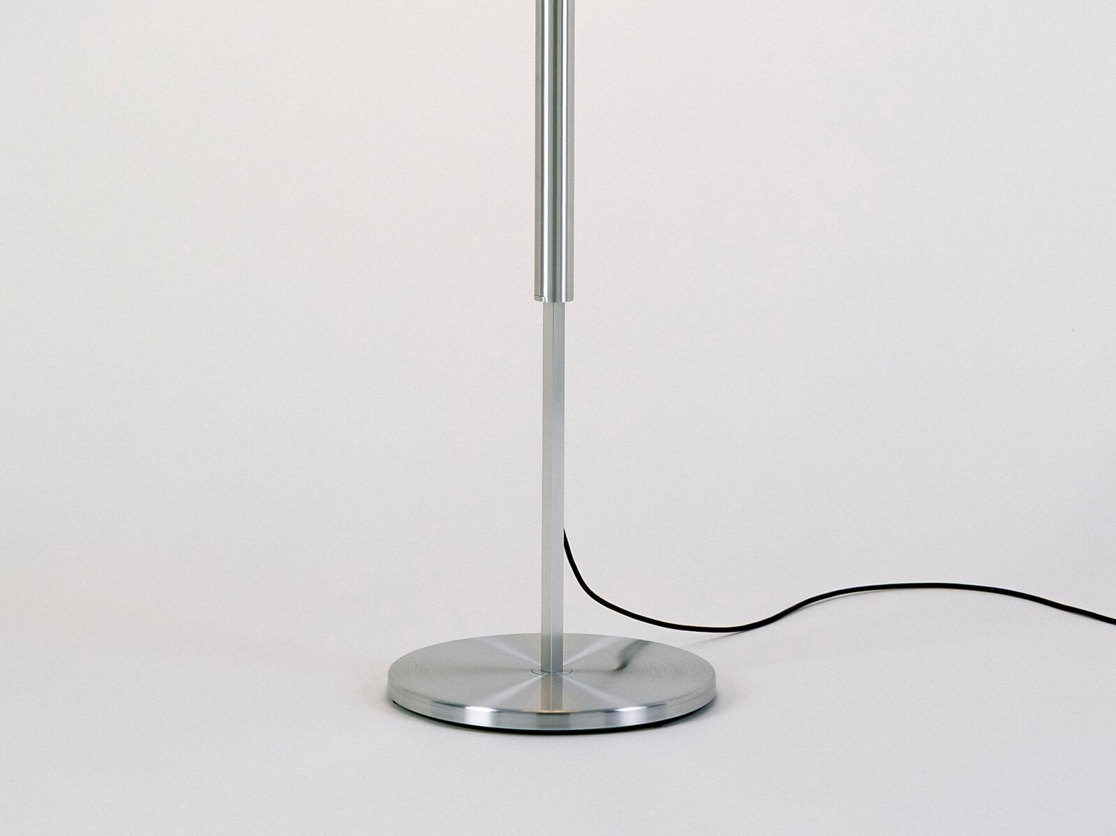 Алюминий и стекло регулируемая высота светодиодный торшер serien.lighting JONES ARCH-00021917 - Вид №7