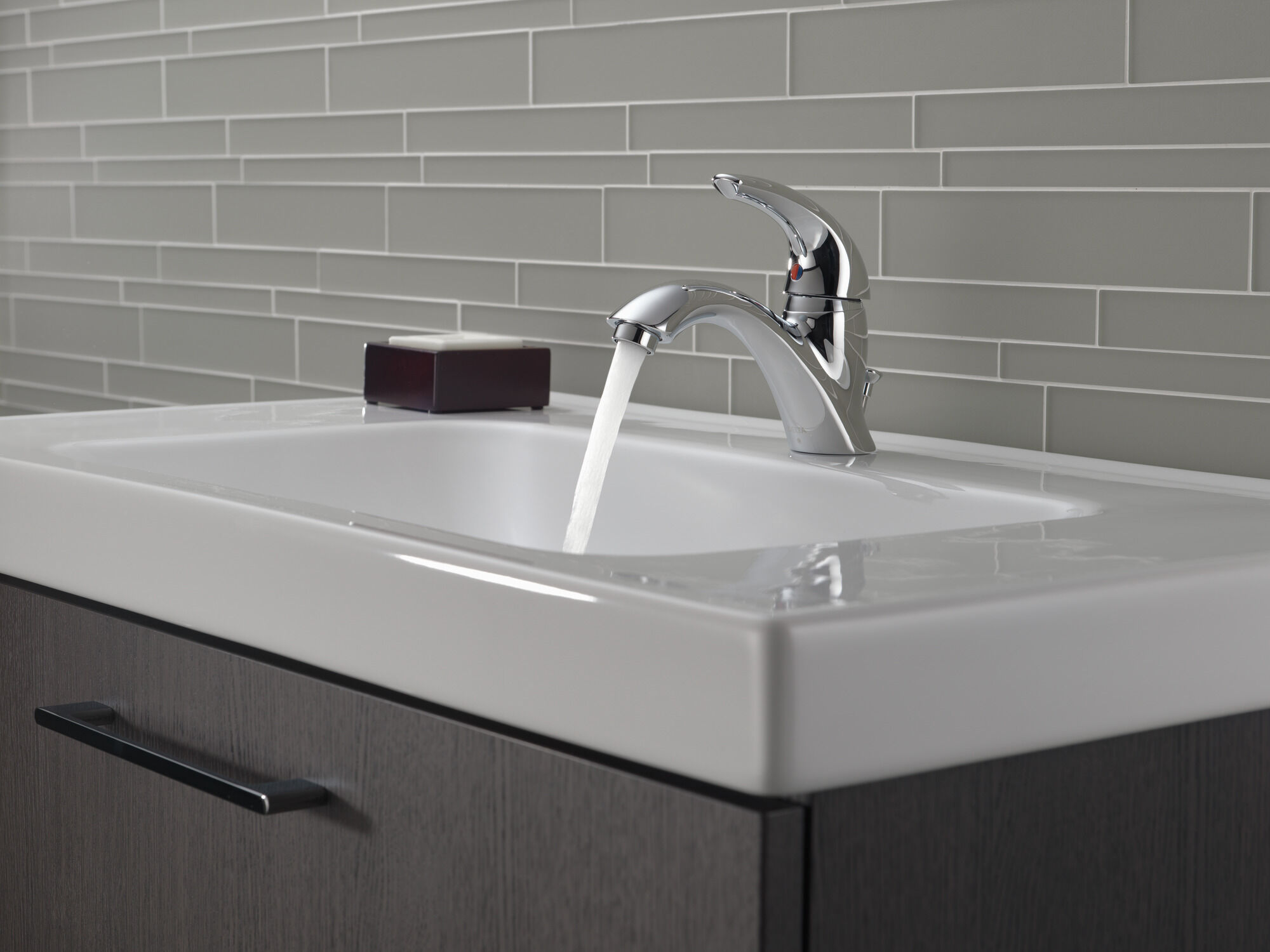 583LF-SSWF Смеситель для ванной с одной ручкой Delta Faucet Classic Нержавеющая сталь - Вид №4