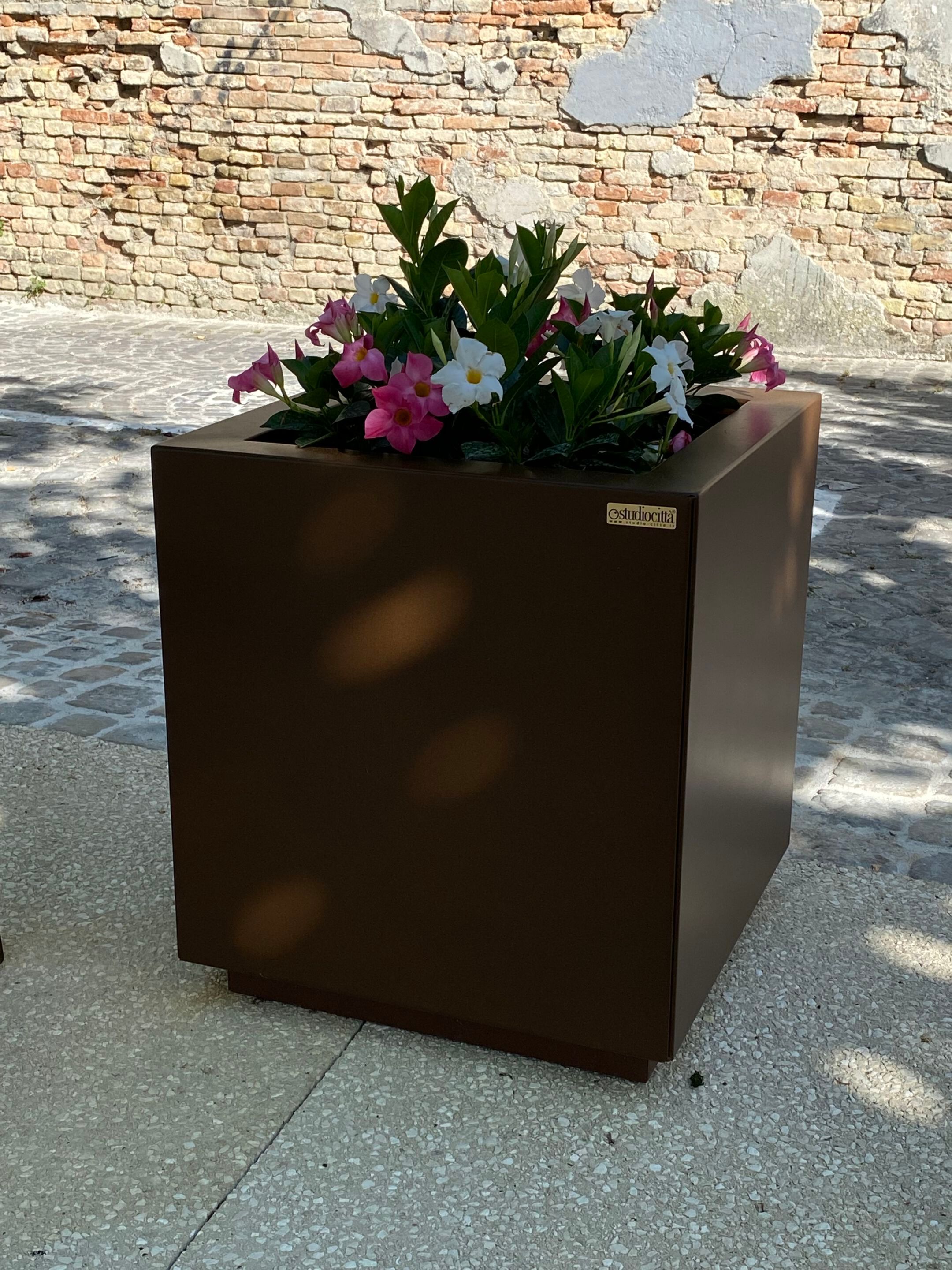 Квадратная стальная плантатор Studio Città QUADRA ARCH-00054020 - Вид №2