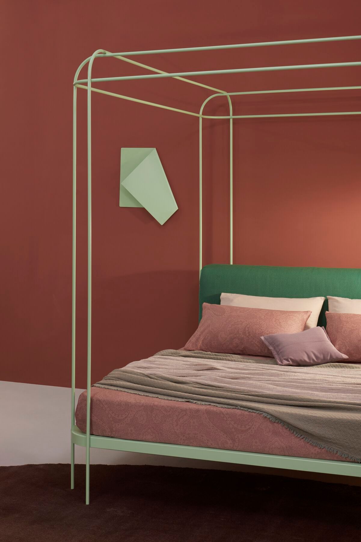 Двуспальная кровать из кованого железа с мягким изголовьем Lispi DEHORS ARCH-00035693 - Вид №1