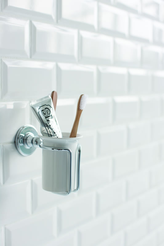 Burlington Держатель стакана Хром с белыми вставками и задняя панель из орехового дерева A2 CHR WAL  - Вид №6