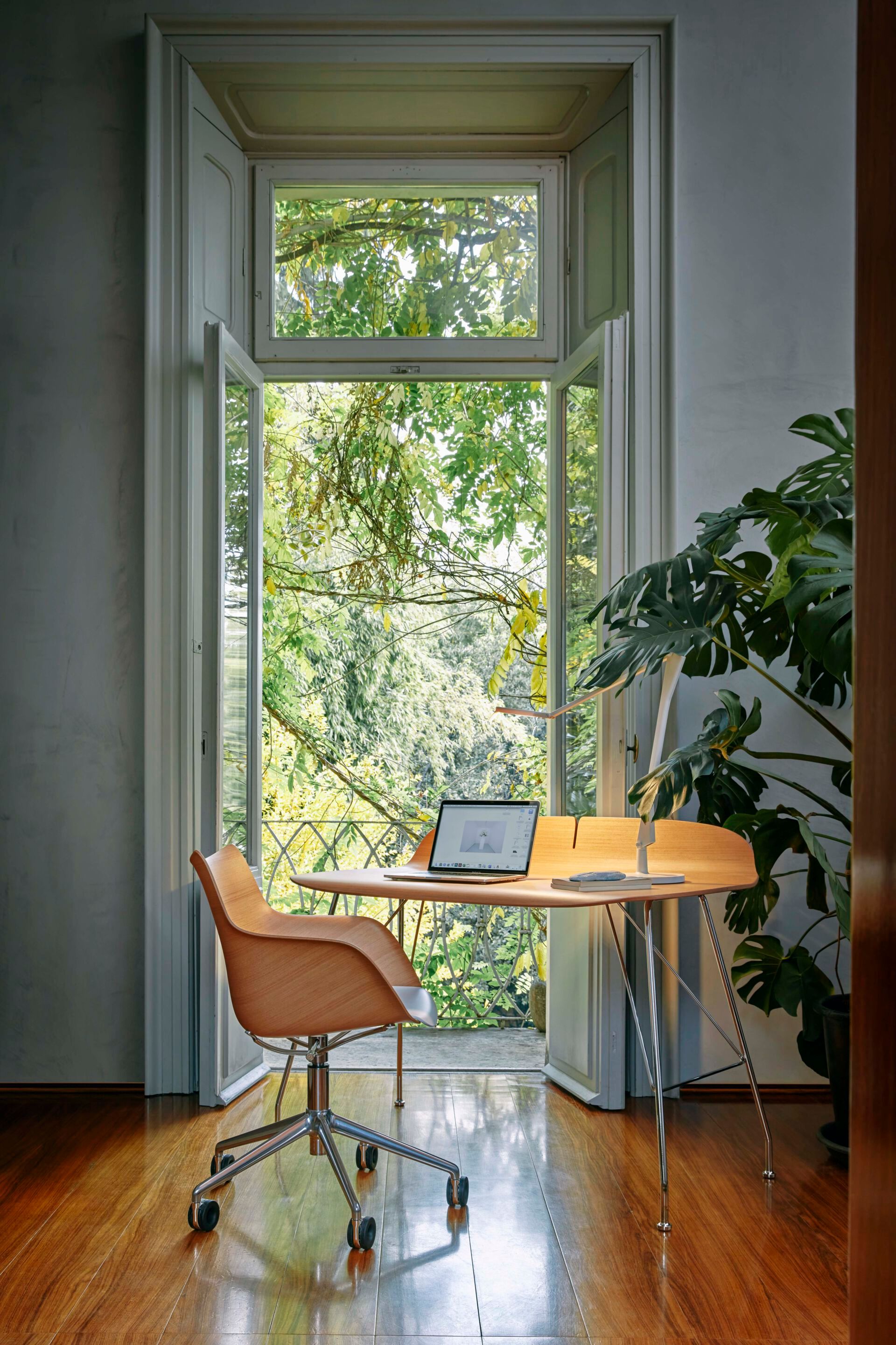 Стул с регулируемой высотой из шпона с колесами Kartell Smart Wood ARCH-00040971 - Вид №1