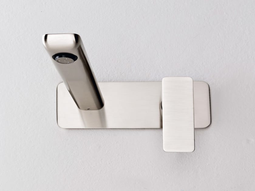 Латунный настенный смеситель для раковины с пластиной Rubinetterie Treemme Hask ARCH-00132740