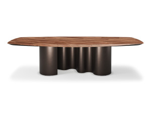 Стальной и деревянный бочковый стол