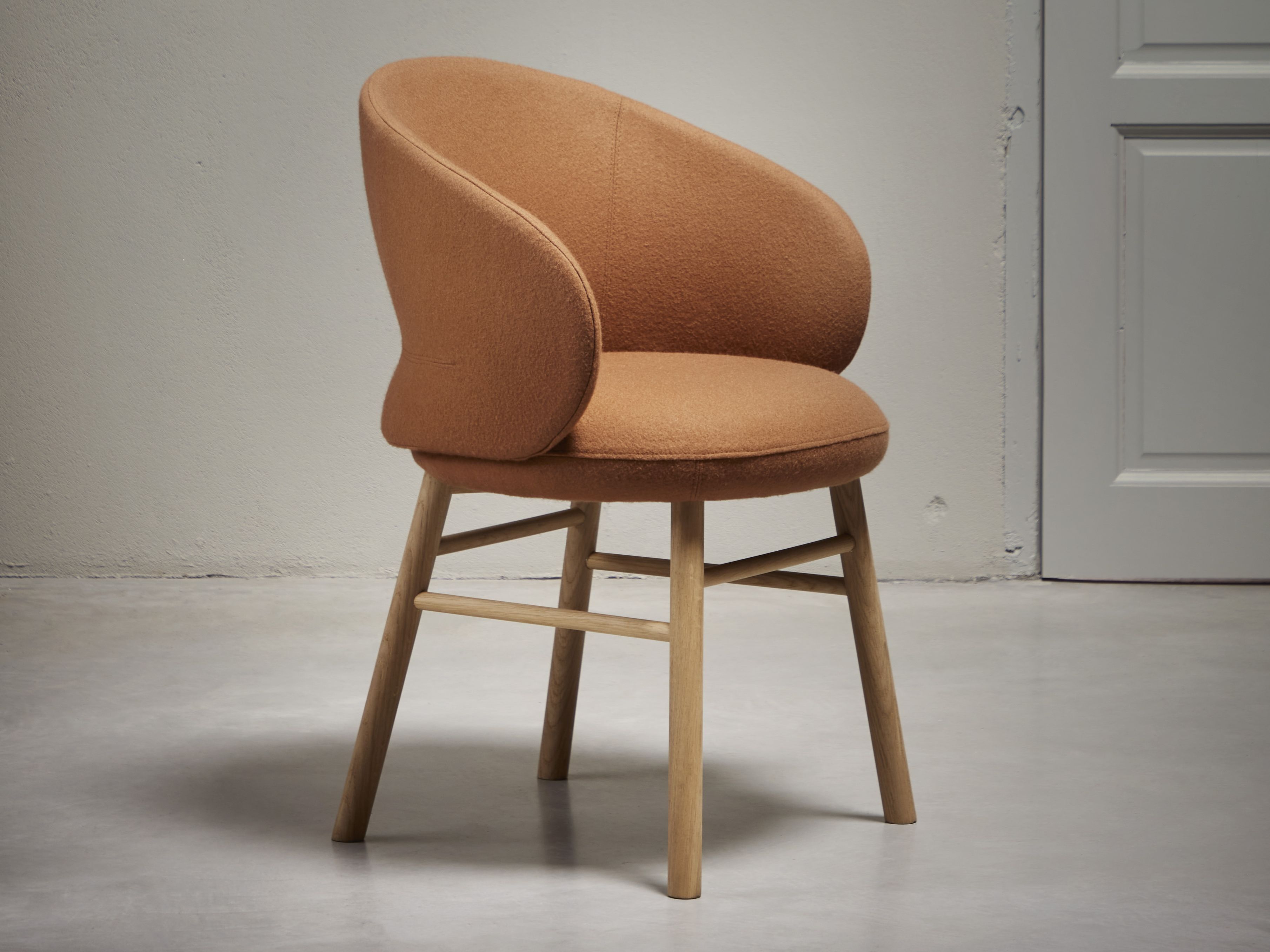 Мягкий тканевый стул с подлокотниками ALKI Pottolo ARCH-00011299 - Вид №2