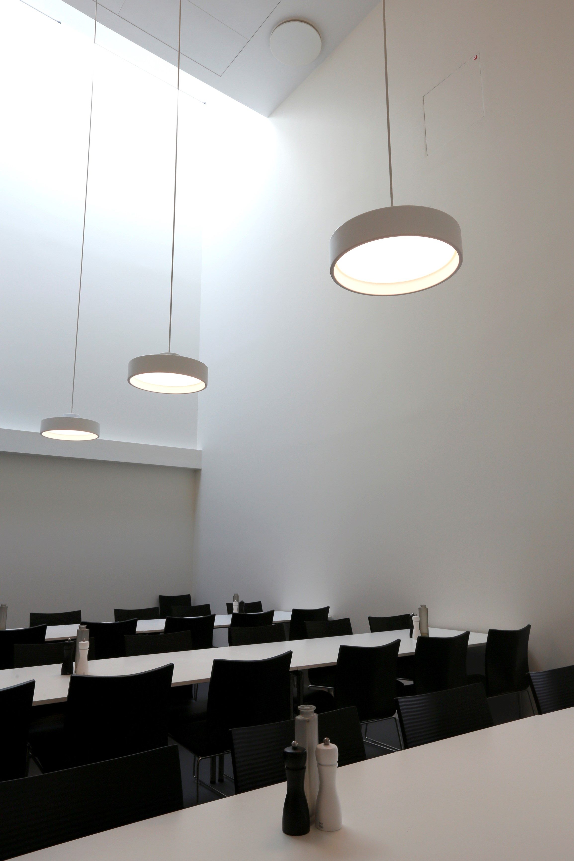 Светодиодный подвесной светильник Louis Poulsen LP CIRCLE ARCH-00017254 - Вид №4