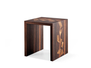 Квадратный журнальный столик