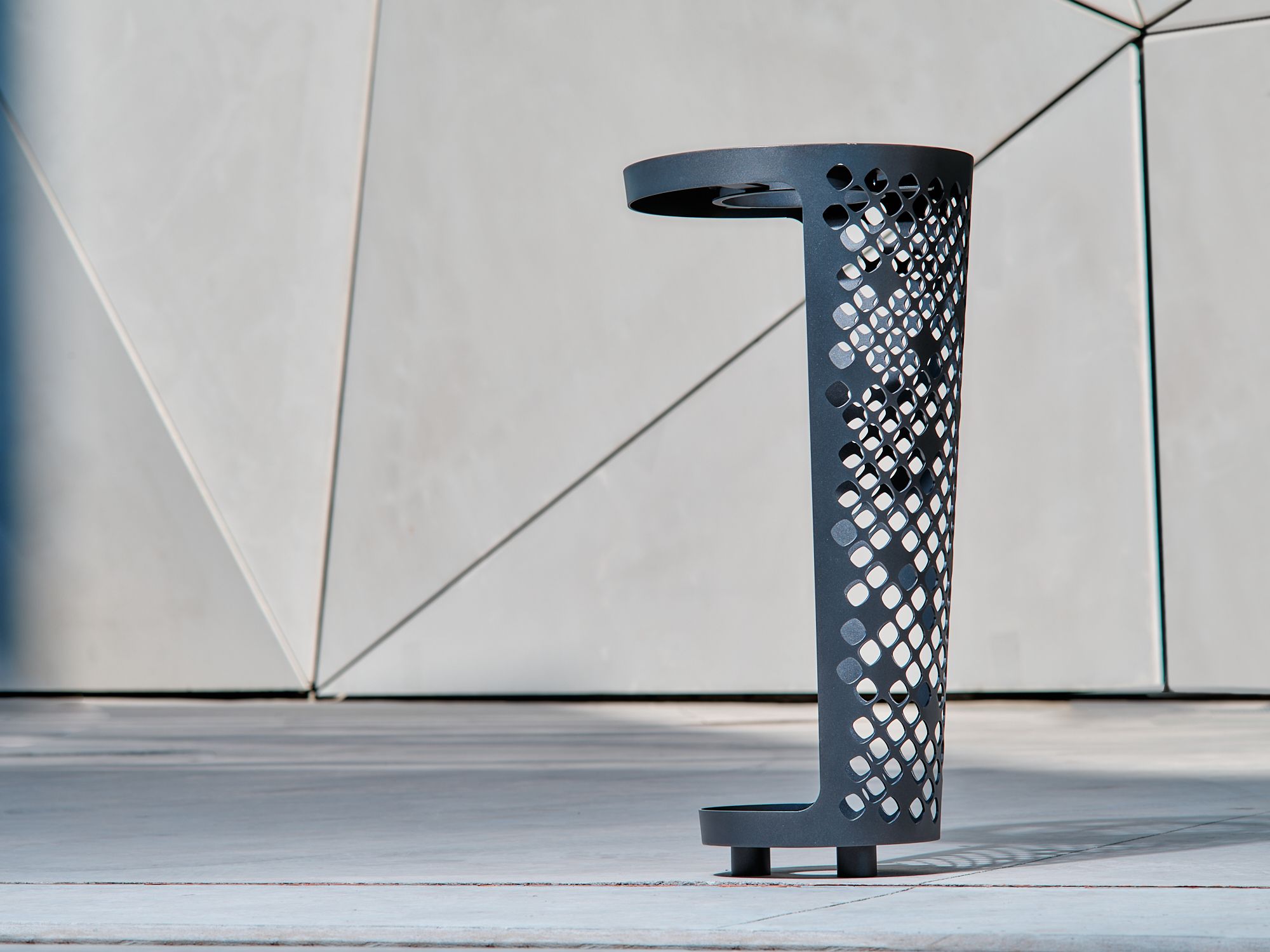 Наружная стальная стойка для мусора CYRIA Elinium ARCH-00062621 - Вид №1