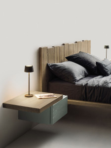 Двуспальная кровать из массива дерева