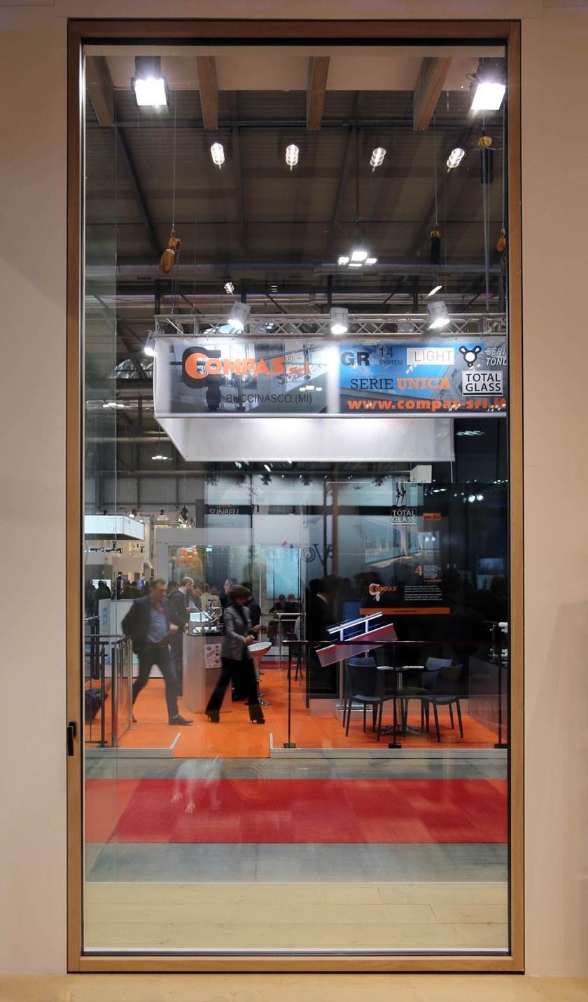 CARMINATI SERRAMENTI Деревянная поворотная дверь Skyline system sun-id-1398245 - Вид №9