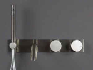 RIFRA Смеситель для душа / ванны настенный с переключателем и ручным душем Wave 1220211/2