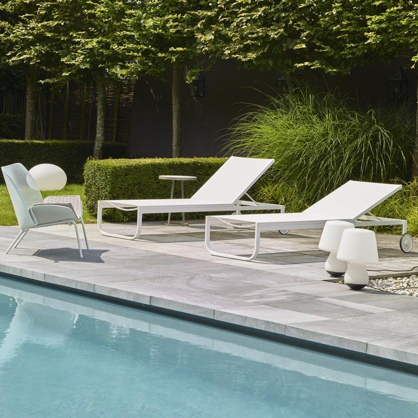 Ligne Roset Штабелируемый откидной брезентовый садовый кушетка на колесиках  10266018-10266019  - Вид №2
