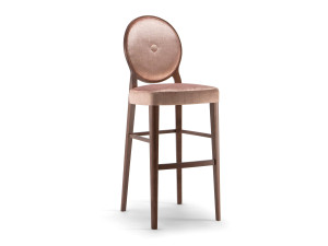 Стул из массива дерева с мягкой спинкой