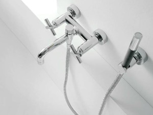 Настенный набор для ванны с 3 отверстиями и ручным душем