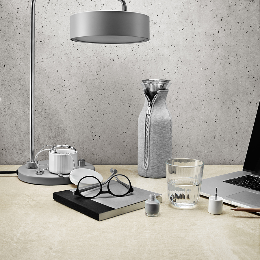 567974 Графин fridge в неопреновом текстурном чехле, 1 л, светло-серый Eva Solo  - Вид №1