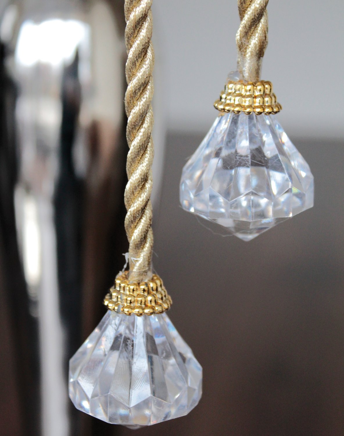 1384 331 a3 Шнур декоративный с шариками / каплями, 2 шт., 40 см, золото H-andreas  - Вид №1