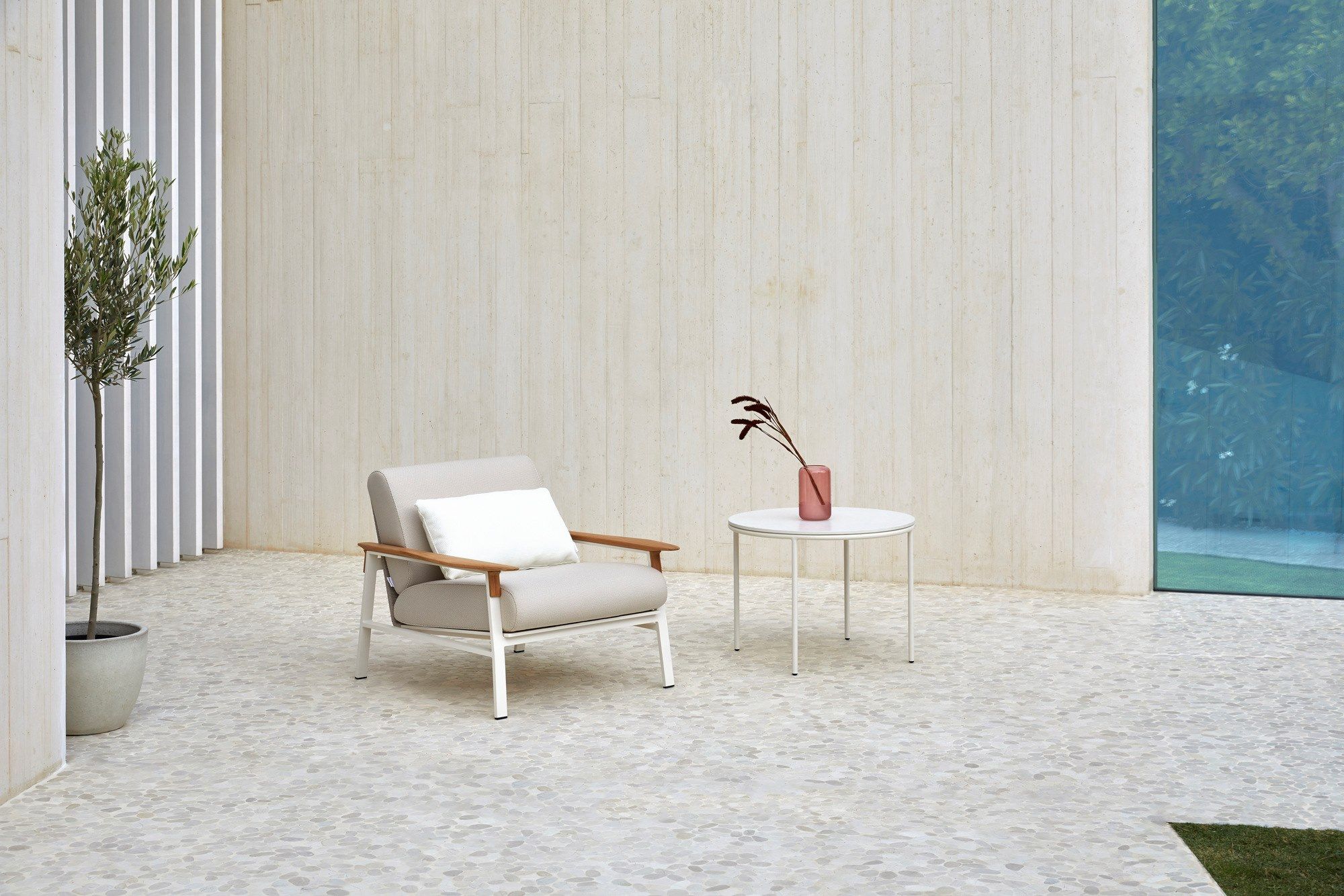 Круглый алюминиевый журнальный столик с керамической столешницей POINT CITY ARCH-00088486 - Вид №1