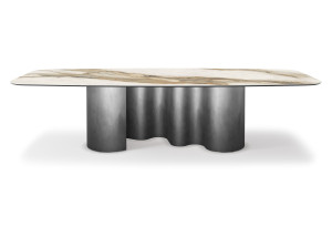 Керамический и стальной бочковый стол
