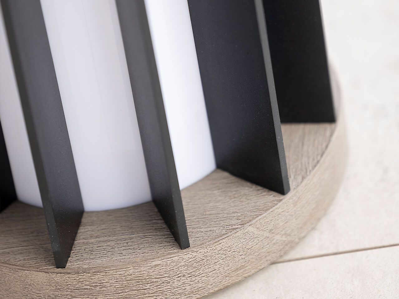 Яркий круглый садовый столик Les Jardins® Tecka ARCH-00039611 - Вид №4