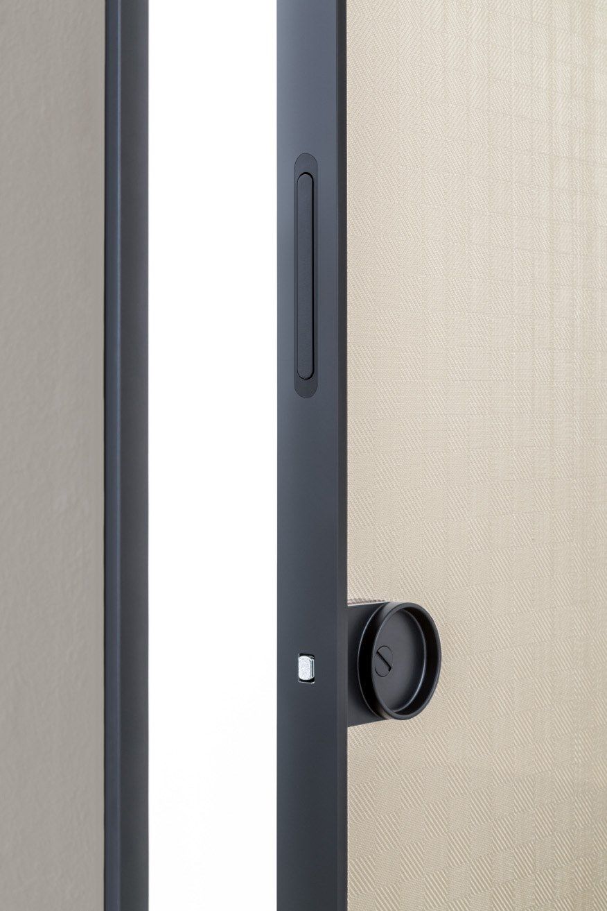 Алюминиевая и стеклянная распашная дверь с выдвижными петлями Lualdi двери ARCH-00141608 - Вид №6